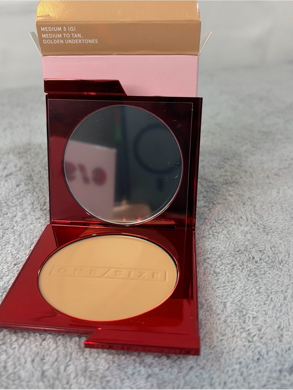 ONE/SIZE VERSATILE Foundation Powder Medium-Tan 5(G) golden undertones. EC0100